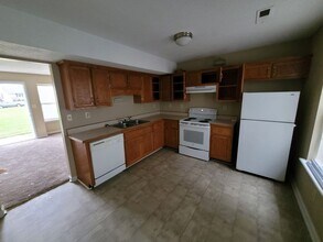 698 Needmore Rd in Clarksville, TN - Building Photo - Building Photo