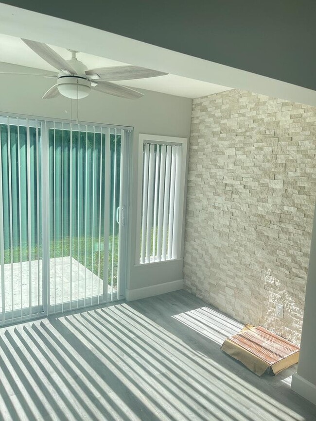 18745 Candlewick Dr in Boca Raton, FL - Building Photo - Building Photo