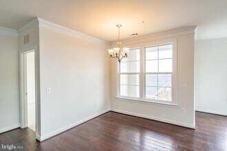3160 John Glenn St-Unit -502 in Herndon, VA - Building Photo - Building Photo