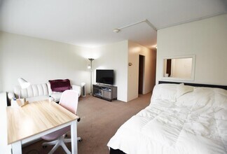 555 E William St, Unit 4H in Ann Arbor, MI - Foto de edificio - Building Photo