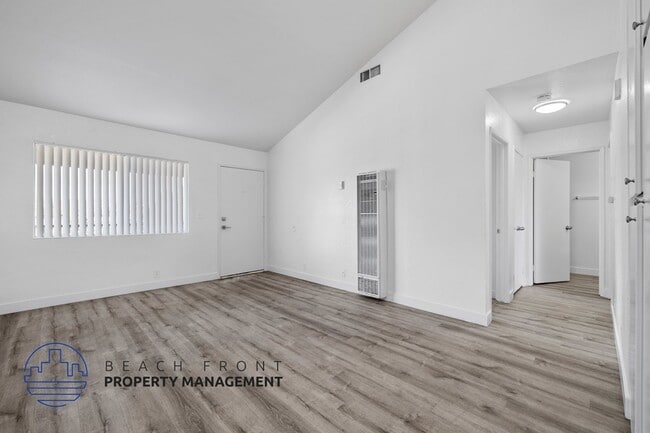 1375 Temple Ave. in Long Beach, CA - Building Photo - Building Photo