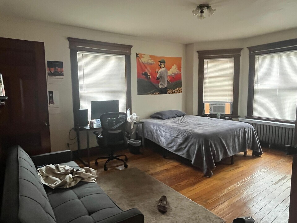 23 Gardner St, Unit 3F in Boston, MA - Foto de edificio