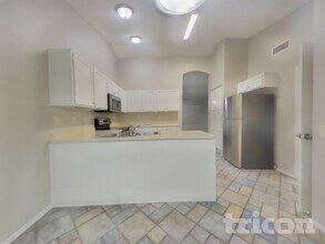 8621 W Willow Ave in Peoria, AZ - Building Photo - Building Photo