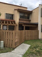 10303 NW 9th St Cir in Miami, FL - Building Photo - Building Photo
