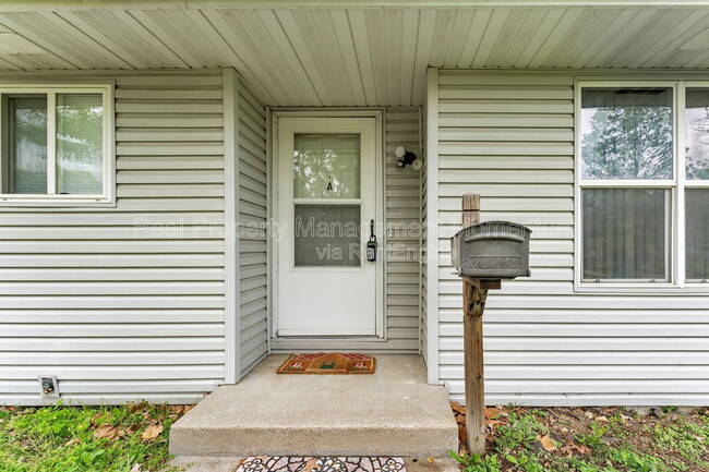 716 E Locust St in Springfield, MO - Building Photo - Building Photo