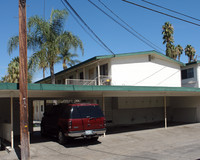 Twin Falls in Riverside, CA - Foto de edificio - Building Photo