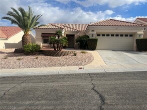 10801 Heritage Hills Dr in Las Vegas, NV - Building Photo - Building Photo