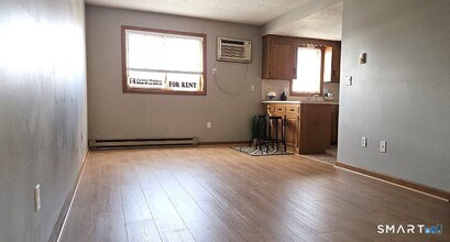 482 East St in Plainville, CT - Building Photo - Building Photo