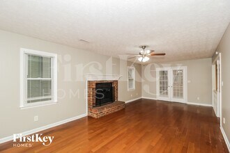 307 Marble Ct in Peachtree City, GA - Foto de edificio - Building Photo