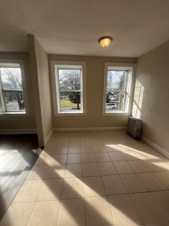 10 Goldsmith Ave, Unit 21 in Newark, NJ - Building Photo