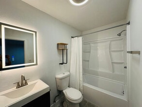 2707 Cridge St in Riverside, CA - Foto de edificio - Building Photo