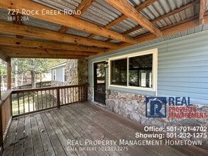 727 Rock Creek Rd in Hot Springs, AR - Foto de edificio - Building Photo