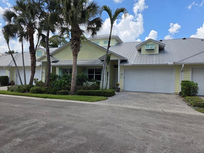 427 Pineapple Sq SW, Unit Pineapple Cay 3/2/2 Condo, Unit Pineapple Cay 3/2/2 Condo