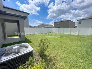 7049 Samuel Ivy Dr in Tampa, FL - Building Photo - Building Photo