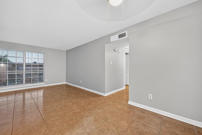 7703 Moonmist Dr in Houston, TX - Foto de edificio - Building Photo