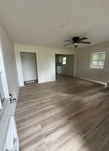 1068 Hedges Rd in Xenia, OH - Building Photo - Building Photo