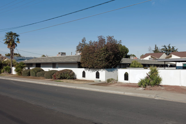 2631-2635 Lawrence St in Ceres, CA - Building Photo - Building Photo