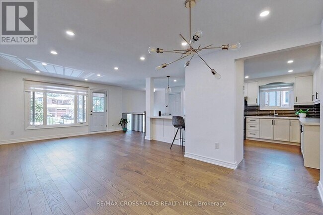 22 Mallaby Rd in Toronto, ON - Building Photo - Building Photo