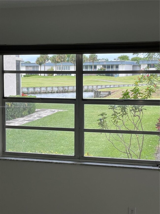 485 Flanders K in Delray Beach, FL - Building Photo - Building Photo