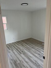 103 N Russell St in Marion, IL - Building Photo - Building Photo