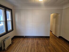 843 Beaconsfield Ave, Unit 1S in Grosse Pointe Park, MI - Building Photo - Building Photo