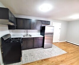 437 Elmora Avenue in Elizabeth, NJ - Building Photo - Building Photo