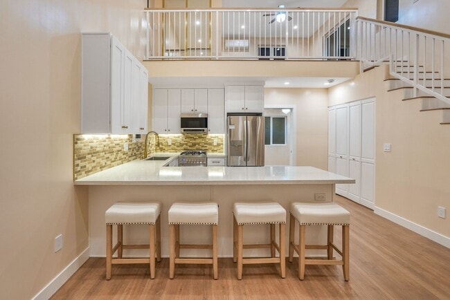 11554 Arminta St in Los Angeles, CA - Building Photo - Building Photo