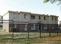 Presidential West Apartments in Memphis, TN - Building Photo - Building Photo