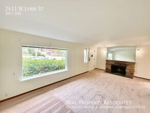 2411 W Lynn St in Seattle, WA - Building Photo - Building Photo