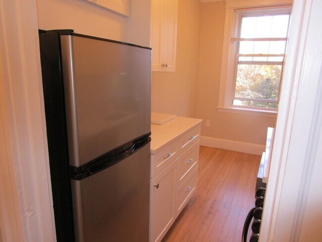 122 Riverway, Unit 5 in Boston, MA - Building Photo - Building Photo
