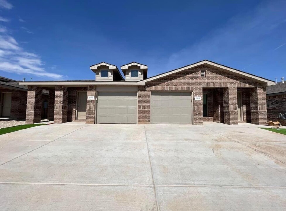 2003 Corpus Ave-Unit -Harvest-2003 A Corpus in Wolfforth, TX - Foto de edificio