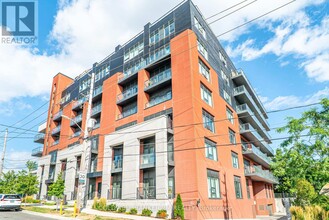 2433 Dufferin St in Toronto, ON - Building Photo - Building Photo