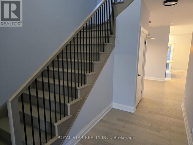 6505 Alexa Cmn in Niagara Falls, ON - Foto de edificio - Building Photo