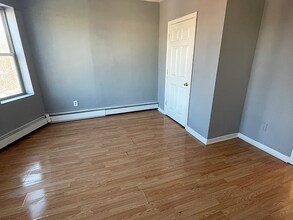 51 Bedford St, Unit B in Hartford, CT - Foto de edificio - Building Photo