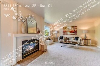 3811 130th Ln SE, Unit Unit C1 in Bellevue, WA - Building Photo - Building Photo