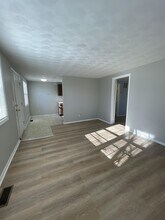 904 Sloan St-Unit -A in Crawfordsville, IN - Foto de edificio - Building Photo