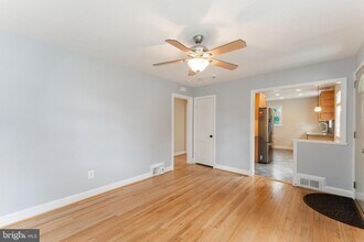 509 Stirling Rd in Silver Spring, MD - Building Photo - Building Photo