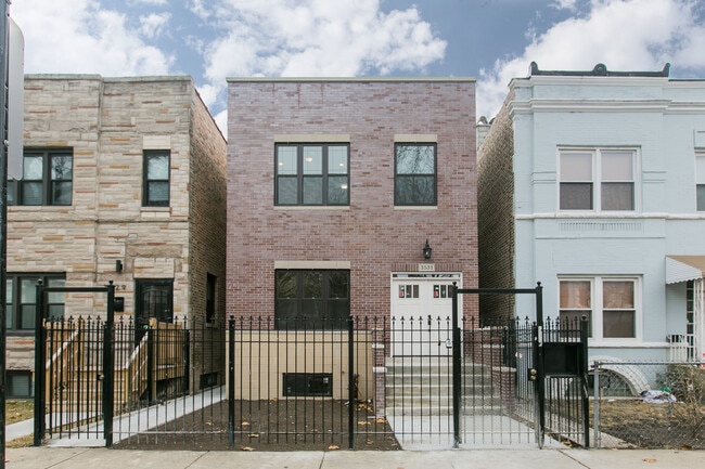 property at 3531 W Le Moyne St