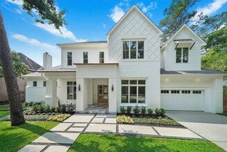 8407 Burkhart Rd in Houston, TX - Building Photo - Building Photo