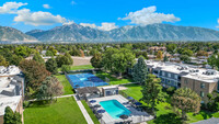 Mid Central in Midvale, UT - Foto de edificio - Building Photo