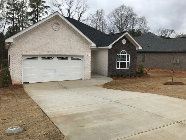 property at 1605 N Camden Dr