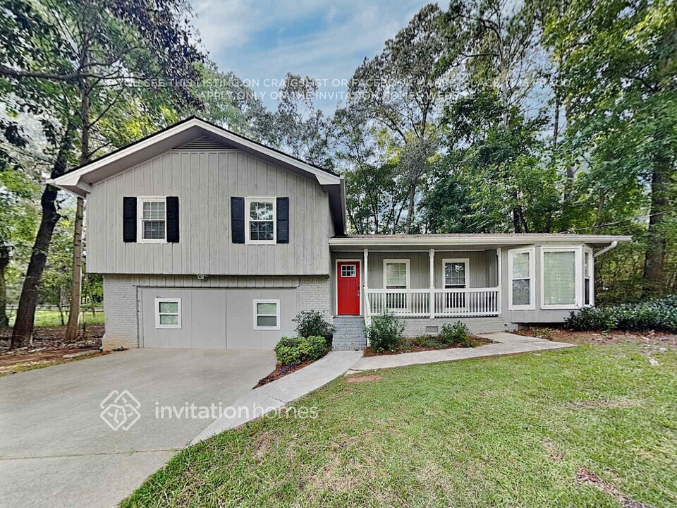 643 Jason Ct in Stone Mountain, GA - Building Photo