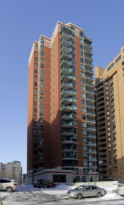 The Laurier in Ottawa, ON - Building Photo