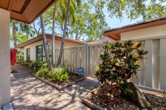 6304 Pelican Dr in Bradenton, FL - Building Photo - Building Photo