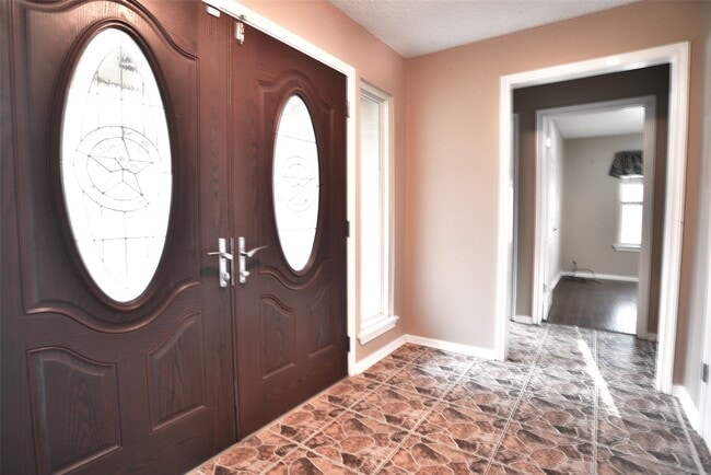 property at 3009 Rose Ln