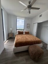 253 NE 2nd St, Unit 2259 in Miami, FL - Foto de edificio - Building Photo