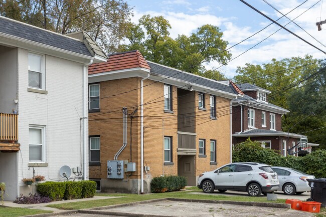 848 Eastern Pky in Louisville, KY - Foto de edificio - Building Photo