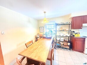 27 Manila Ave in Woodbridge, CT - Building Photo - Building Photo