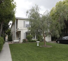 12550 Moorpark St in North Hollywood, CA - Building Photo