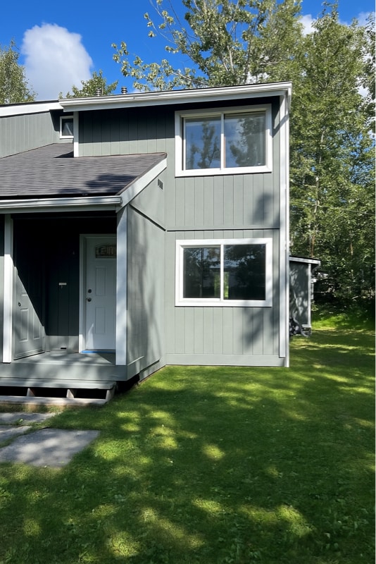 property at 1001 N Elsinore Ave
